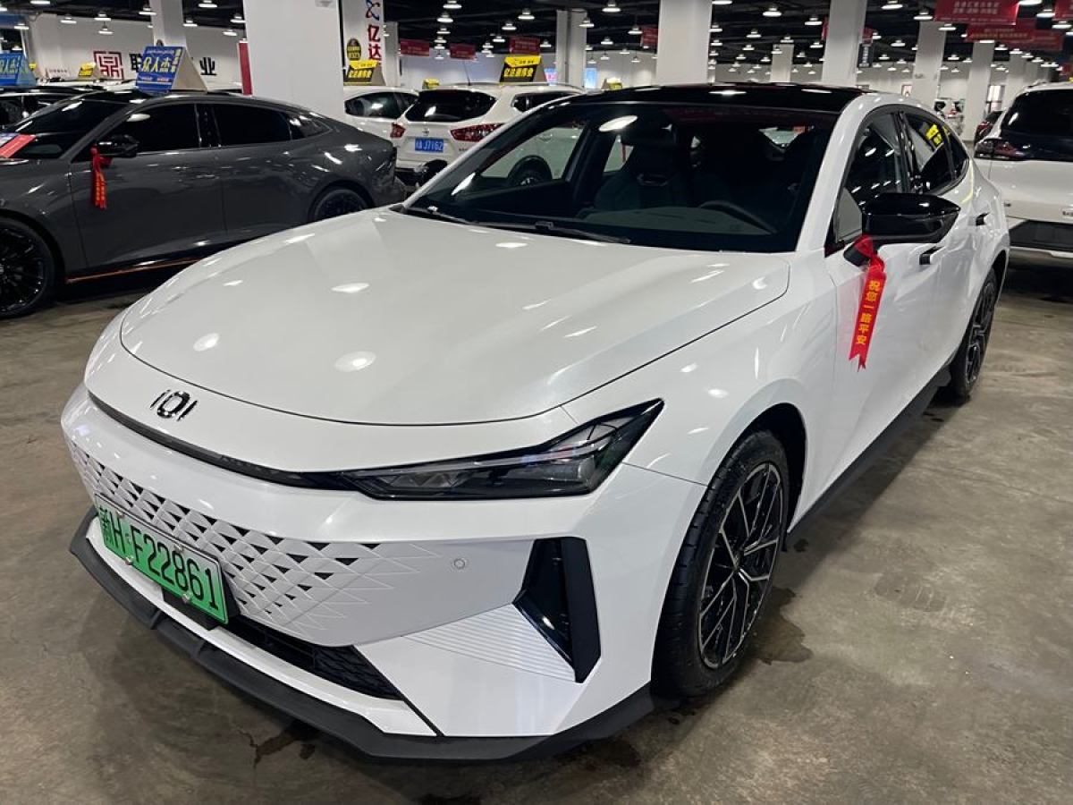 長(zhǎng)安 長(zhǎng)安UNI-V 智電iDD  2023款 智電iDD 1.5T 113km智酷型圖片