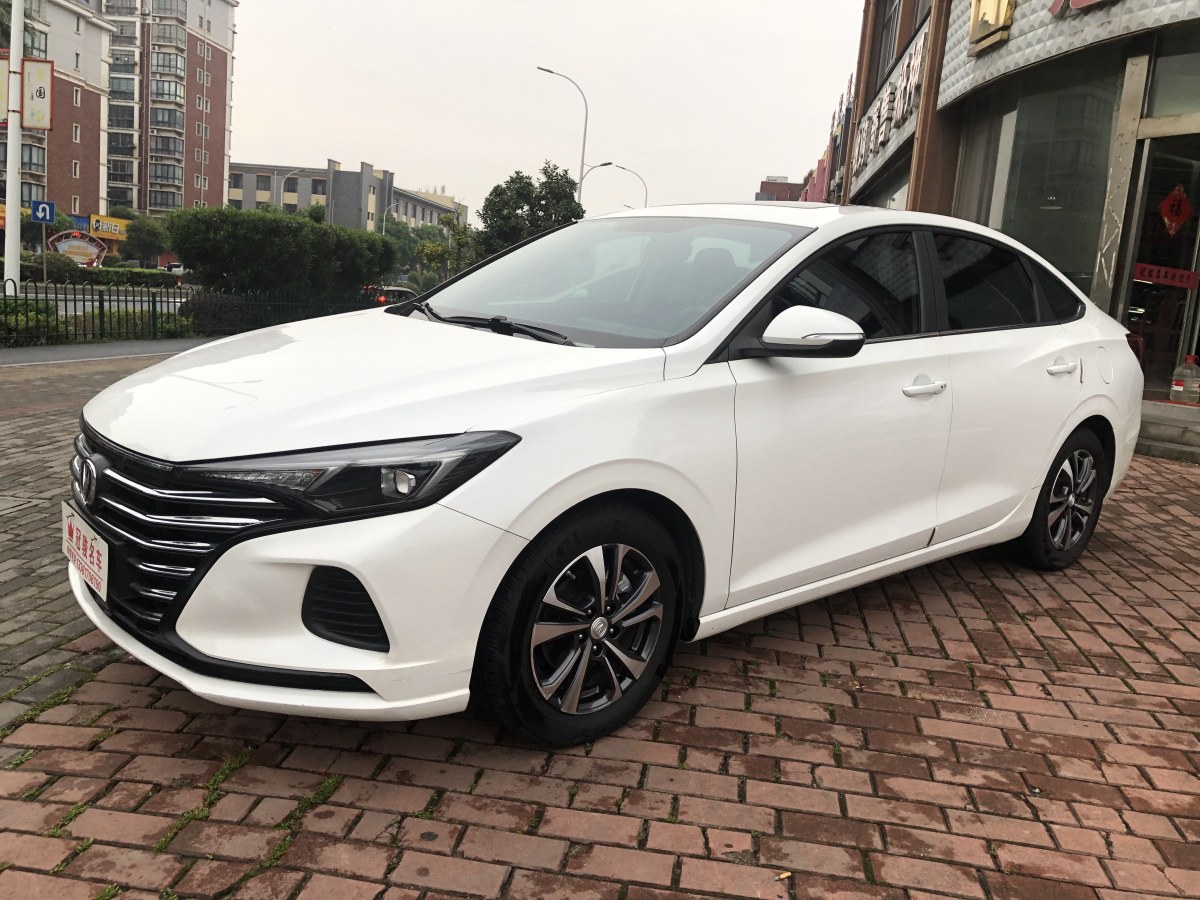 2020年5月长安 逸动  2020款 PLUS 1.6L GDI 手动豪华型