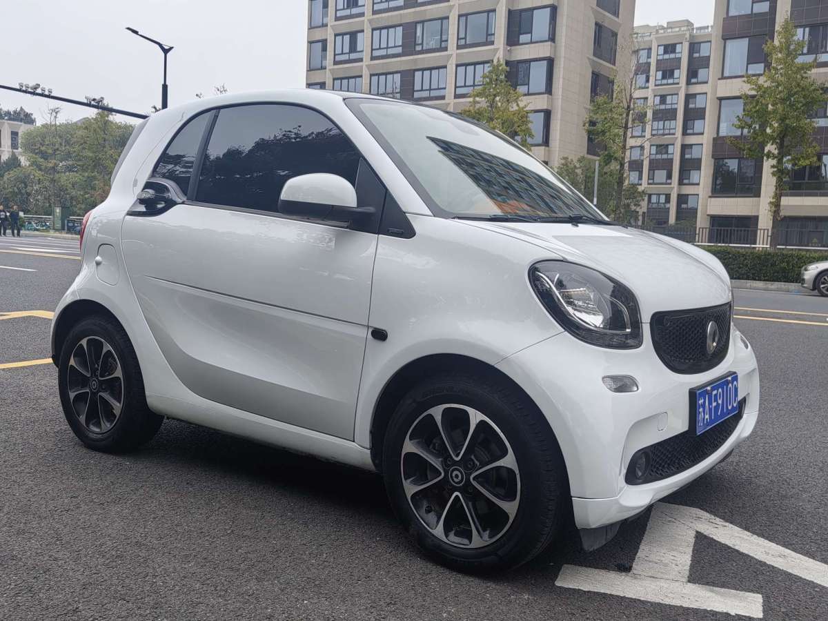 2016年3月smart fortwo  2015款 1.0L 52千瓦硬頂激情版