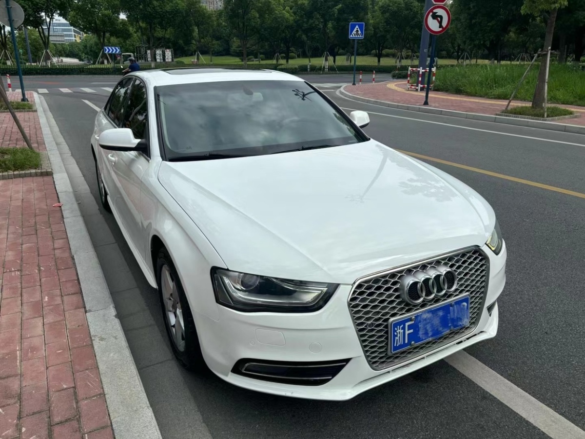 奧迪 奧迪A4L  2013款 35 TFSI 自動(dòng)標(biāo)準(zhǔn)型圖片