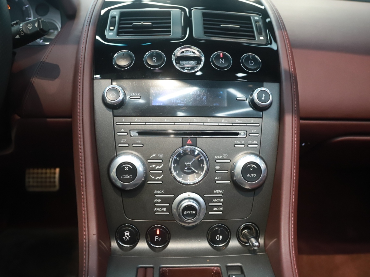 阿斯頓·馬丁 V8 Vantage  2011款 4.7L Sportshift Roadster圖片