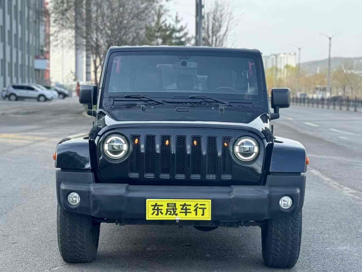 Jeep 牧馬人  2013款 3.6L Sahara 四門(mén)版圖片