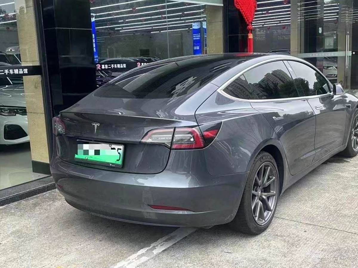 特斯拉 Model Y  2020款 改款 標(biāo)準(zhǔn)續(xù)航后驅(qū)升級(jí)版圖片