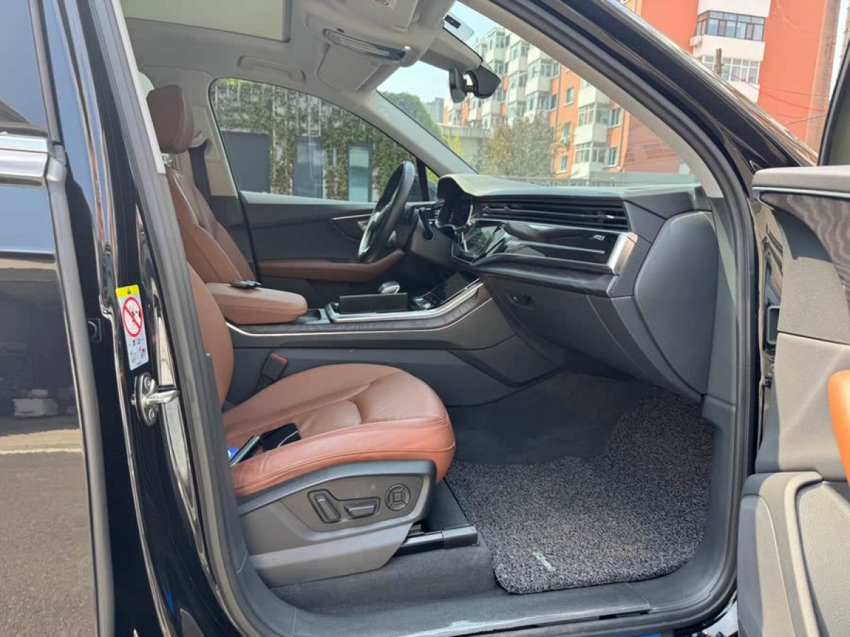 奧迪 奧迪Q7  2023款 55 TFSI quattro S line運(yùn)動(dòng)型圖片