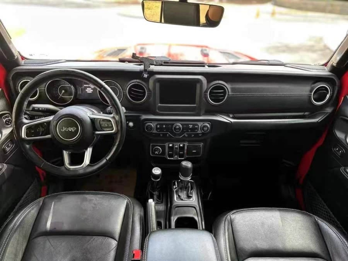 Jeep 牧馬人  2019款 2.0T Sahara 四門版 國(guó)VI圖片