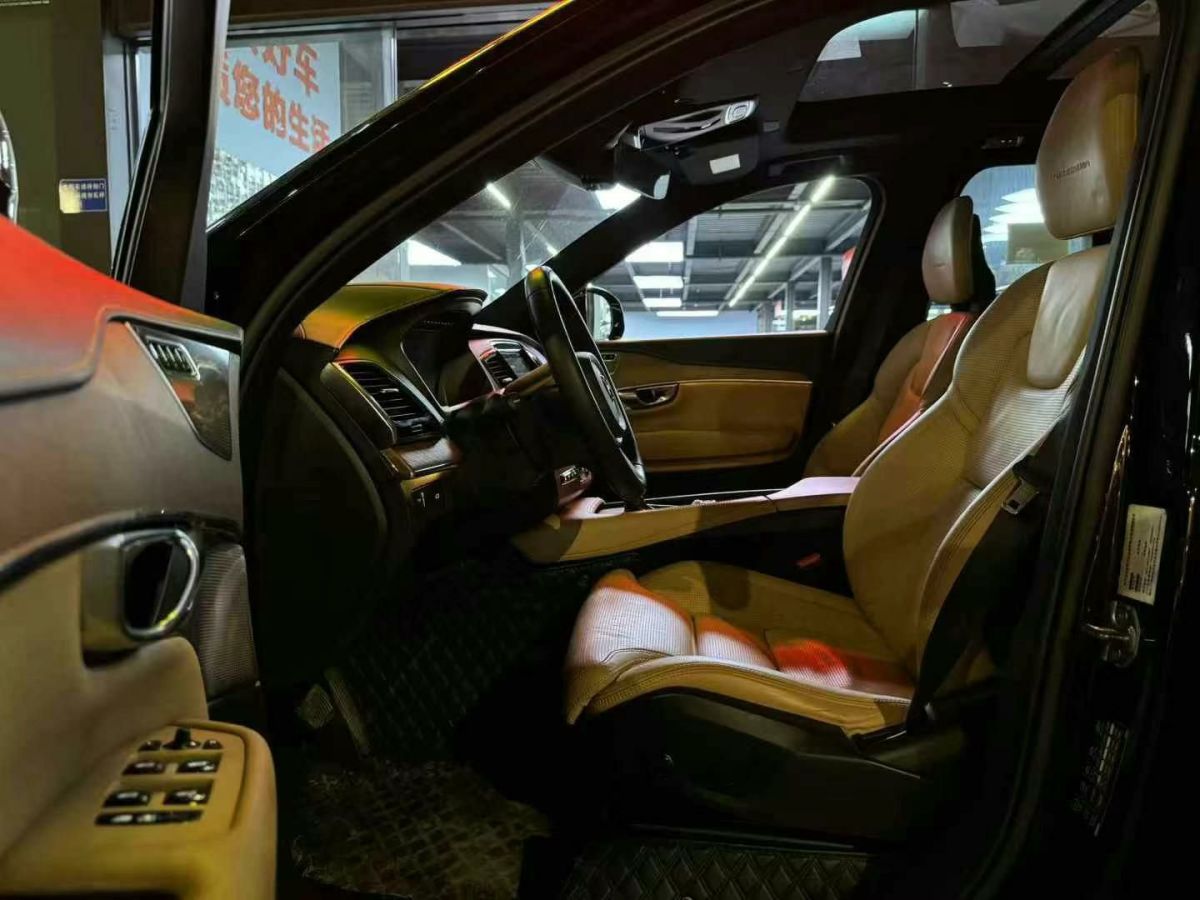 沃爾沃 XC90  2018款 T6 智尊版 7座圖片