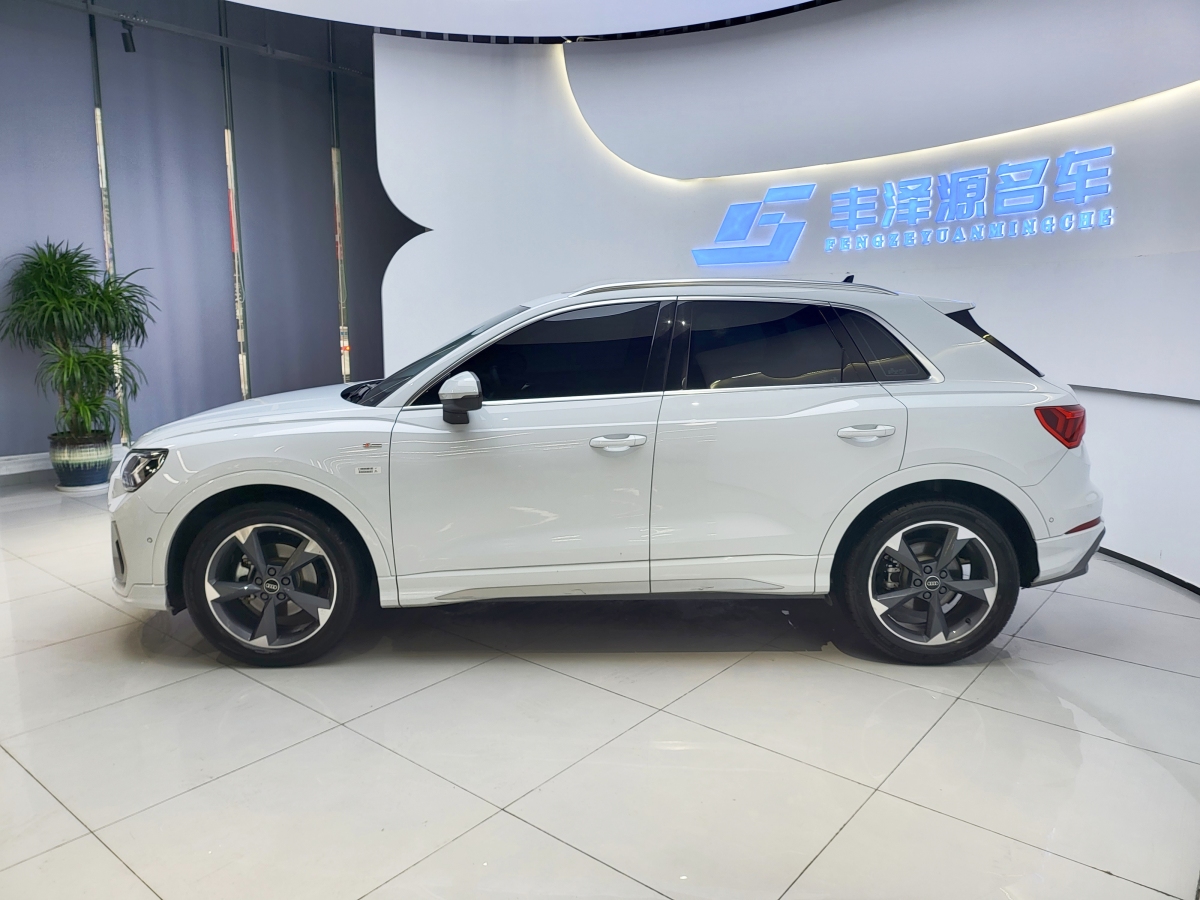 奧迪 奧迪Q3  2022款 35 TFSI 時(shí)尚動(dòng)感型圖片