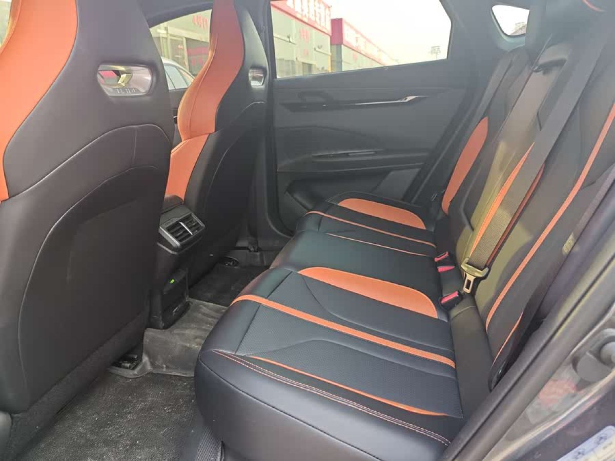 長安 長安UNI-V  2024款 1.5T 尊貴運(yùn)動型圖片