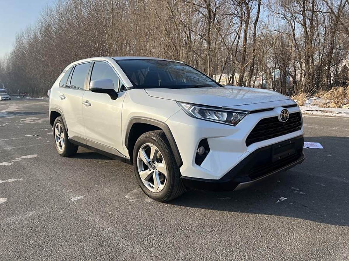 豐田 RAV4榮放  2021款 2.0L CVT四驅(qū)風(fēng)尚PLUS版圖片