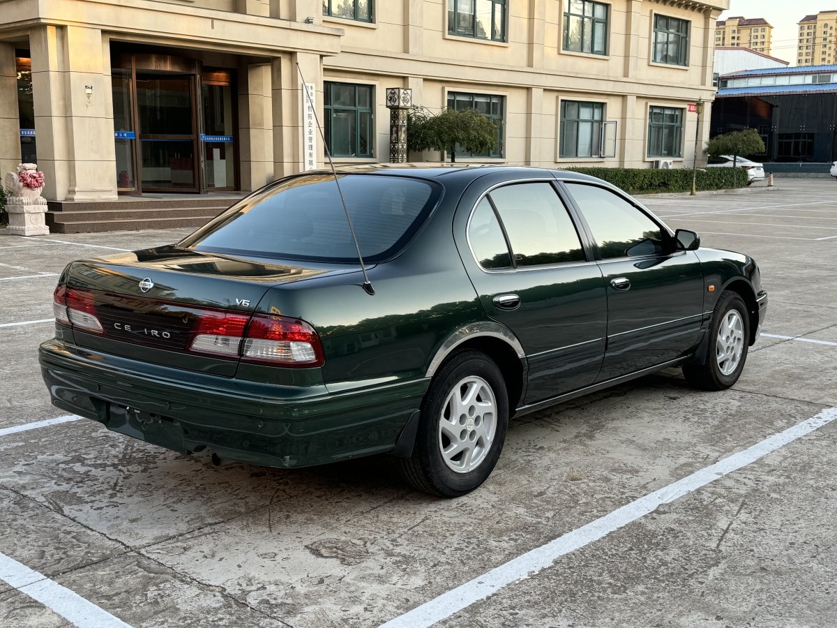 日產(chǎn) 風(fēng)度  1997款 2.0圖片