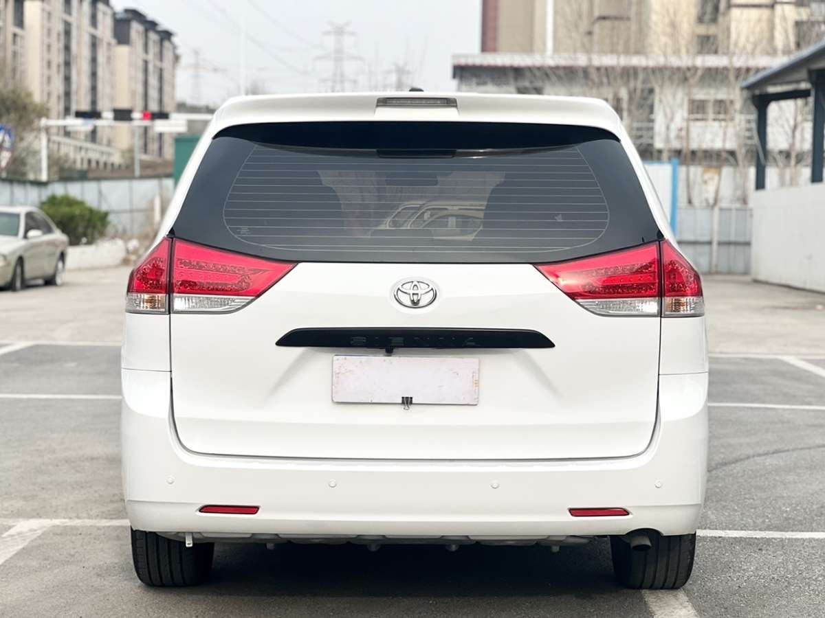 豐田 塞納  2011款 Sienna 2.7L 美規(guī)版圖片