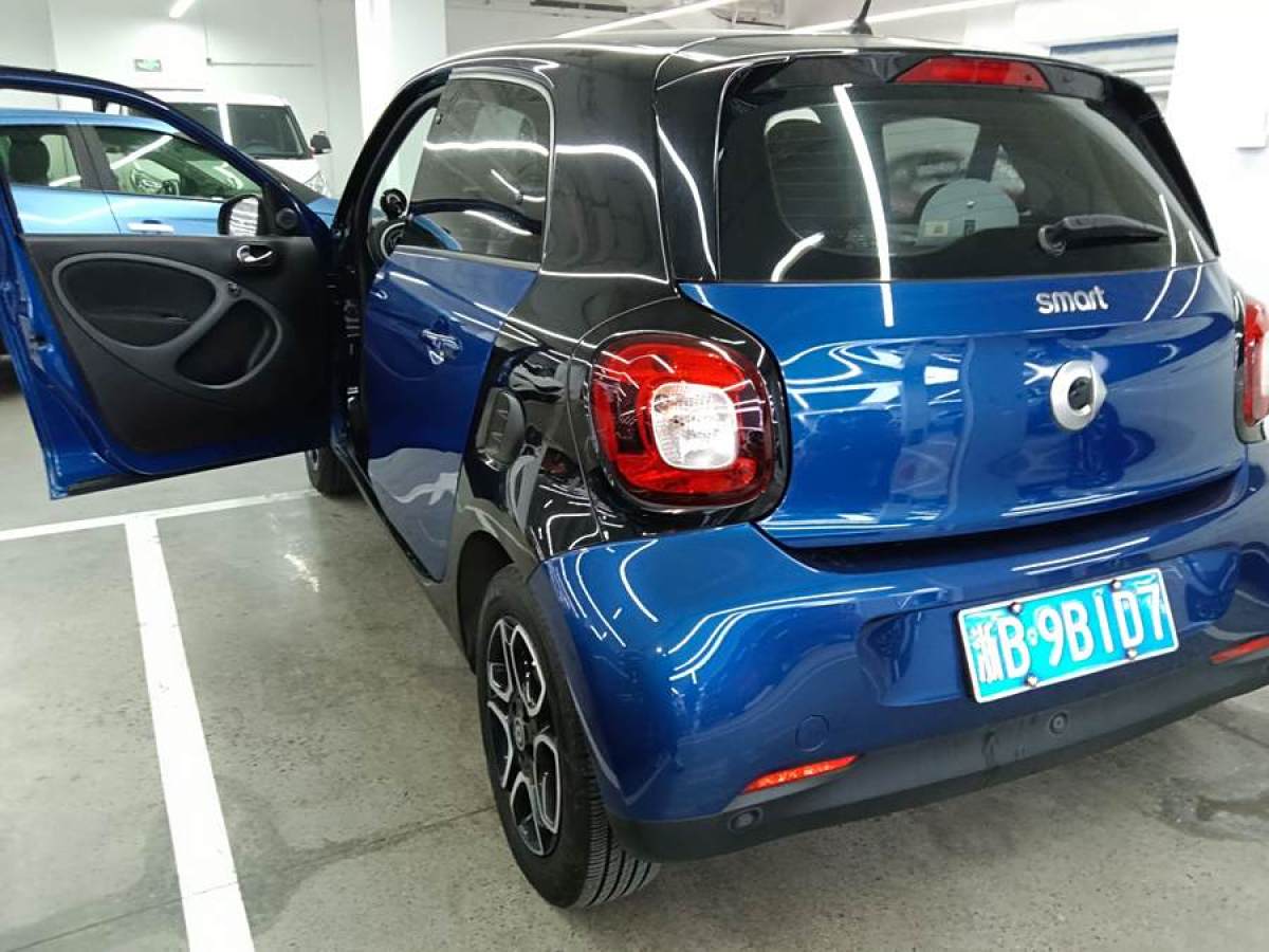 smart forfour  2016款 0.9T 66千瓦先鋒版圖片