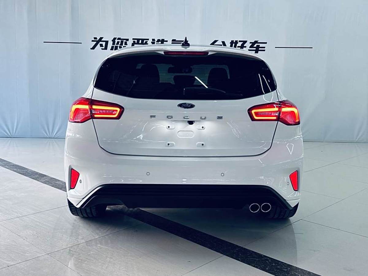 2022年3月福特 ?？怂? 2021款 兩廂 EcoBoost 180 自動(dòng)ST Line