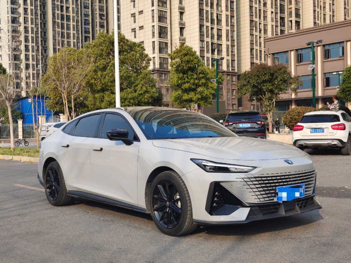 長(zhǎng)安 長(zhǎng)安UNI-V  2022款 1.5T 尊貴型圖片