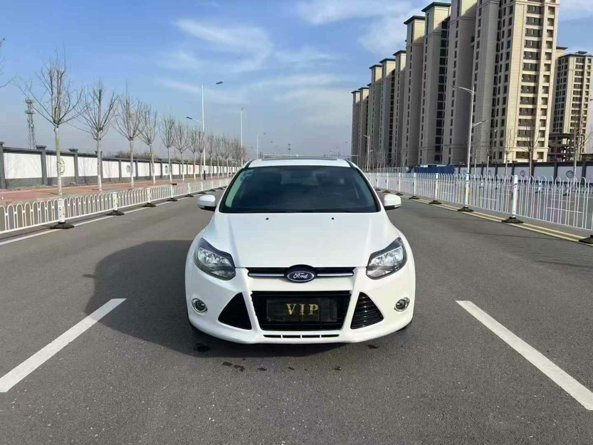 福特 福克斯  2013款 2.0T ST 標(biāo)準(zhǔn)版圖片