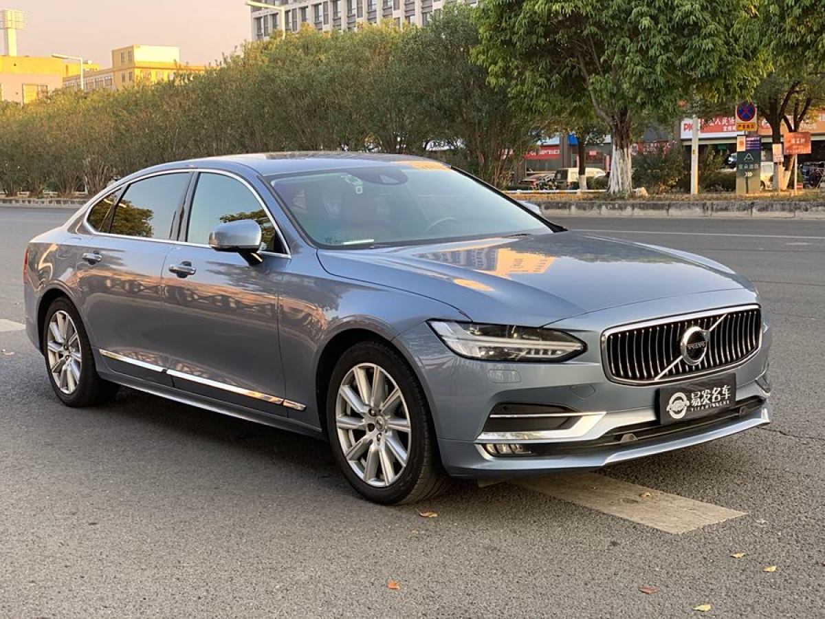 沃爾沃 S90  2020款 改款 T5 智遠(yuǎn)豪華版圖片