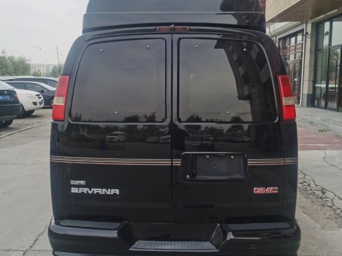 2009年8月GMC SAVANA  2013款 5.3L 四驅(qū)總裁級(jí)