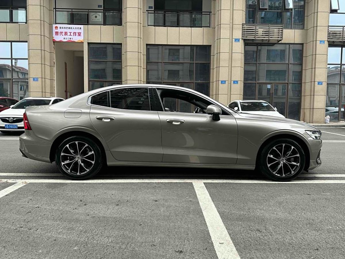 沃爾沃 S60L  2021款 T4 智逸豪華版圖片