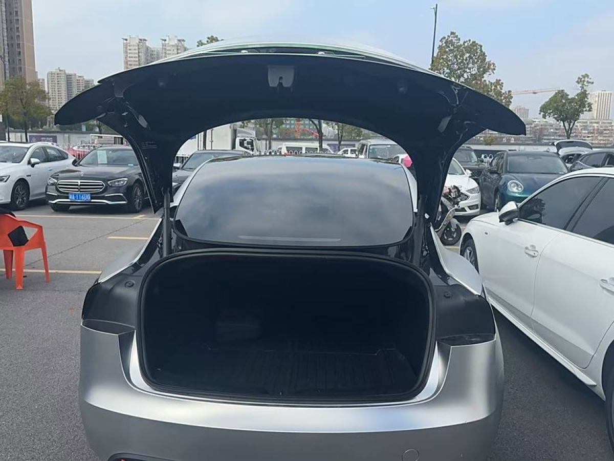 特斯拉 Model Y  2023款 后輪驅(qū)動版圖片