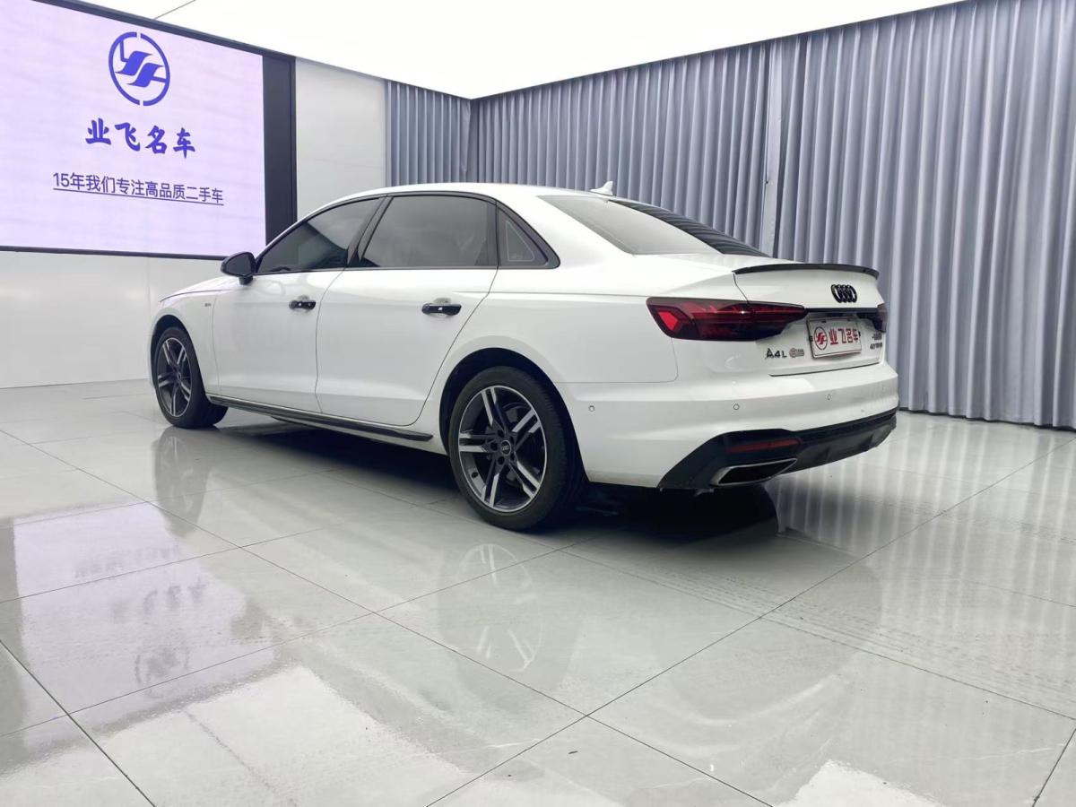 奧迪 奧迪A4L  2022款 40 TFSI 豪華動(dòng)感型圖片