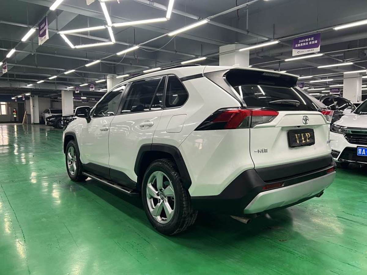 豐田 RAV4榮放  2020款 2.0L CVT兩驅(qū)風(fēng)尚PLUS版圖片