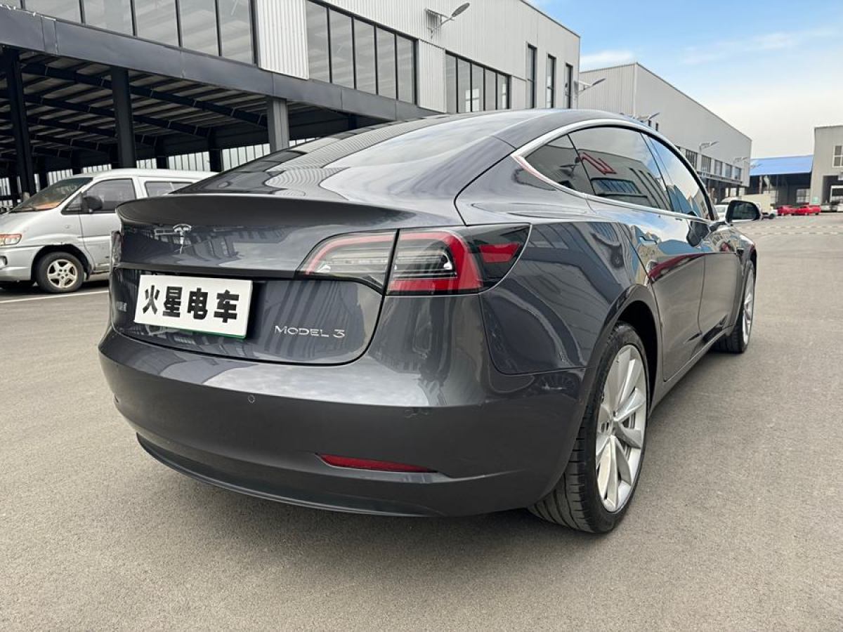 特斯拉 Model 3  2019款 標(biāo)準(zhǔn)續(xù)航后驅(qū)升級版圖片