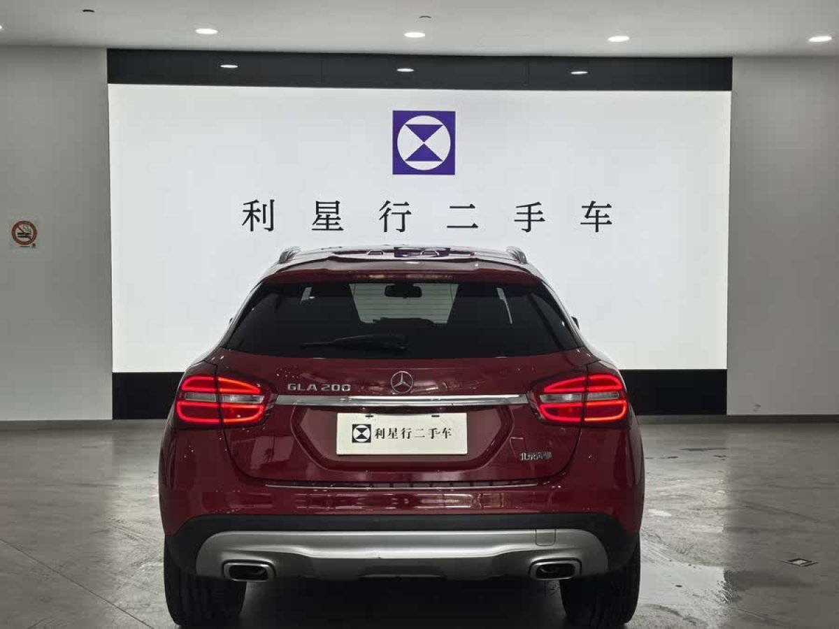 奔馳 奔馳GLA  2016款 GLA 200 時(shí)尚型圖片