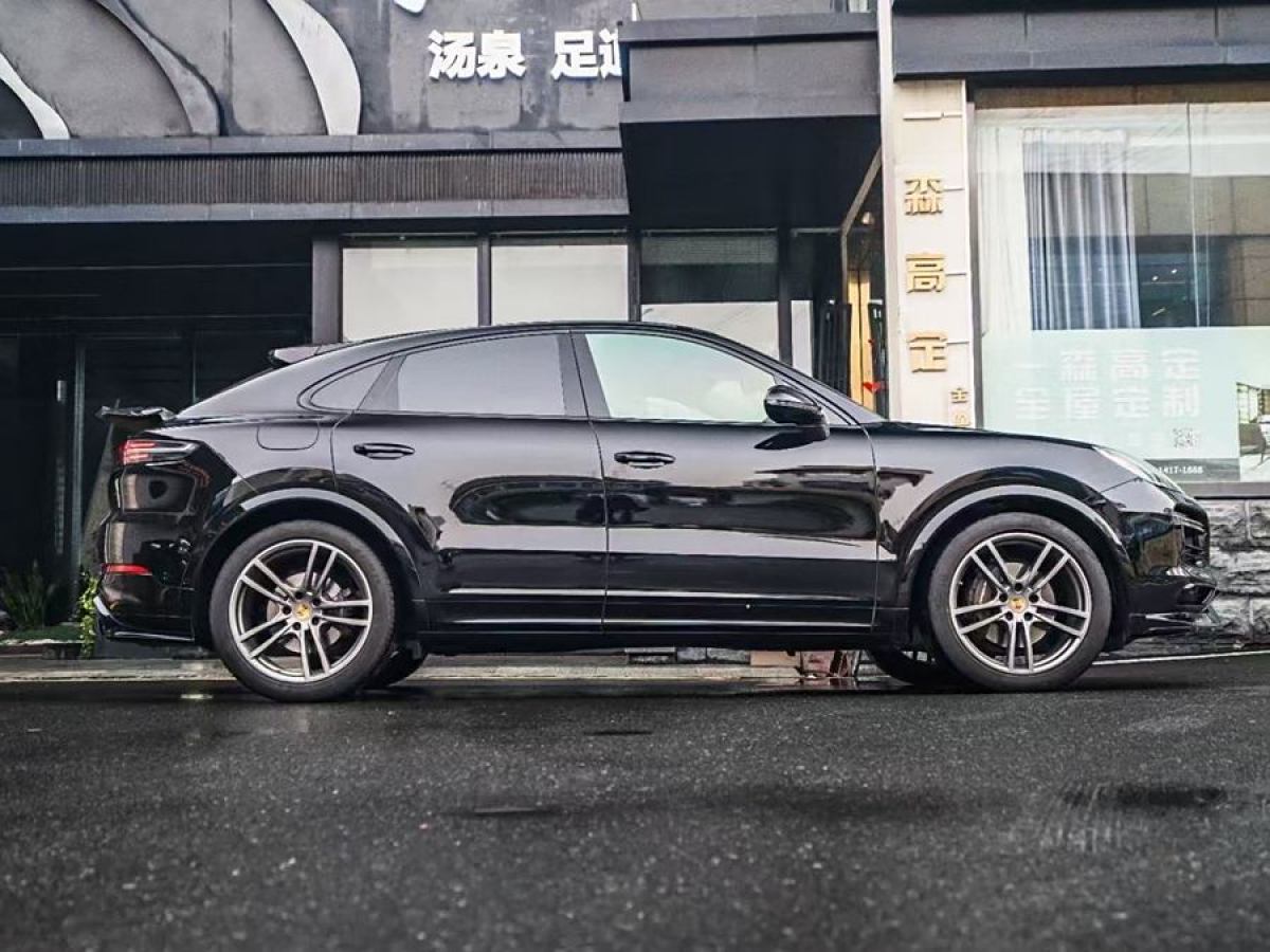 保時(shí)捷 Cayenne  2023款 Cayenne Coupé 3.0T 鉑金版圖片