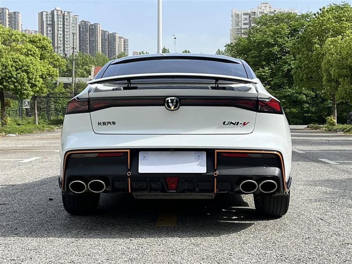 長(zhǎng)安 長(zhǎng)安UNI-V  2022款 1.5T 運(yùn)動(dòng)版圖片