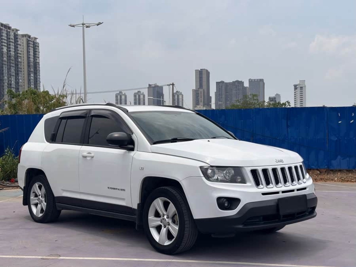 Jeep 指南者  2014款 改款 2.0L 兩驅(qū)進(jìn)取版圖片