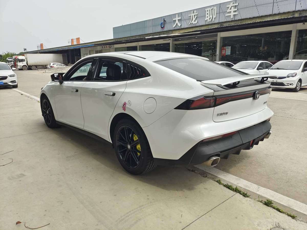 長(zhǎng)安 長(zhǎng)安UNI-V  2022款 1.5T 尊貴型圖片