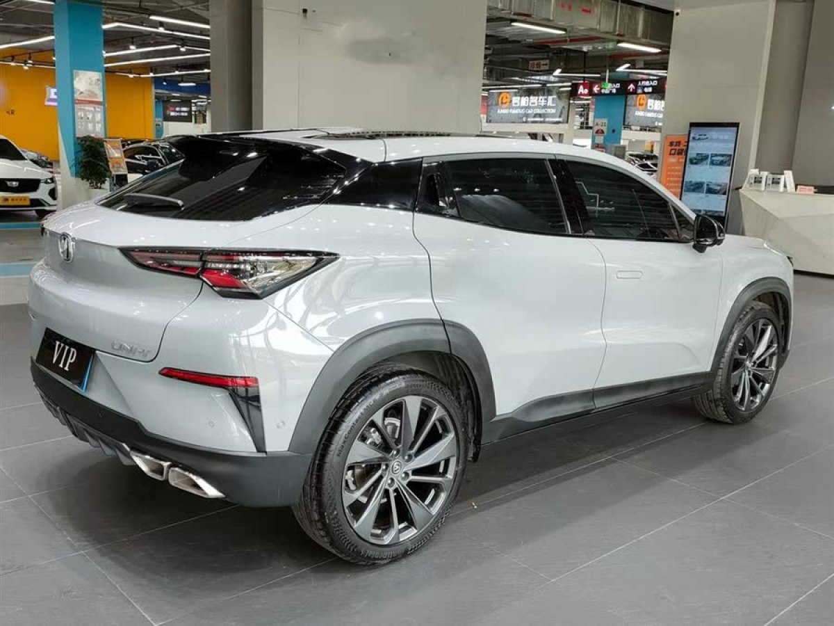 長(zhǎng)安 UNI-T  2021款 1.5T 運(yùn)動(dòng)版 旗艦型圖片