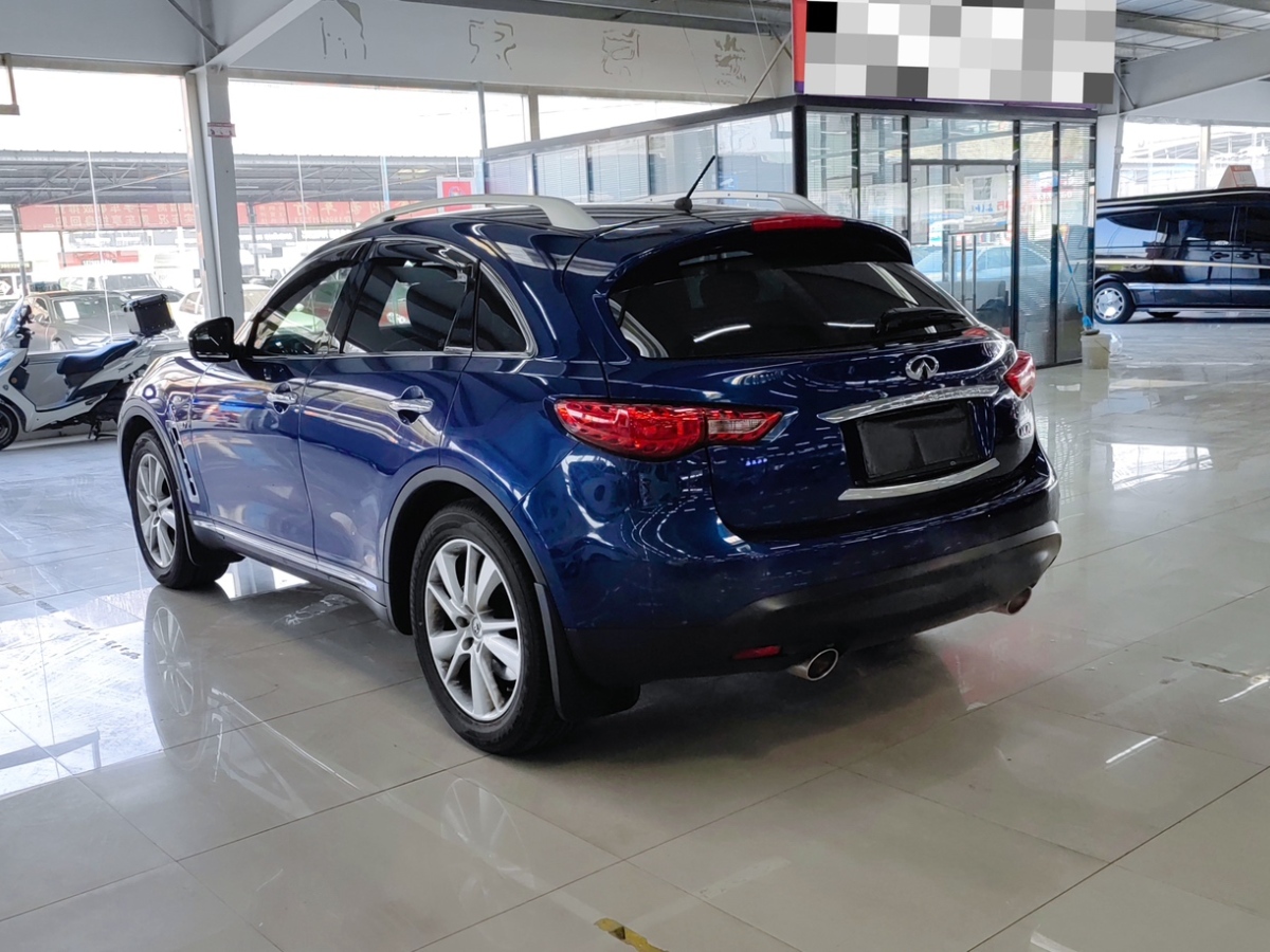 英菲尼迪 QX70  2015款 3.7L 絕影版圖片