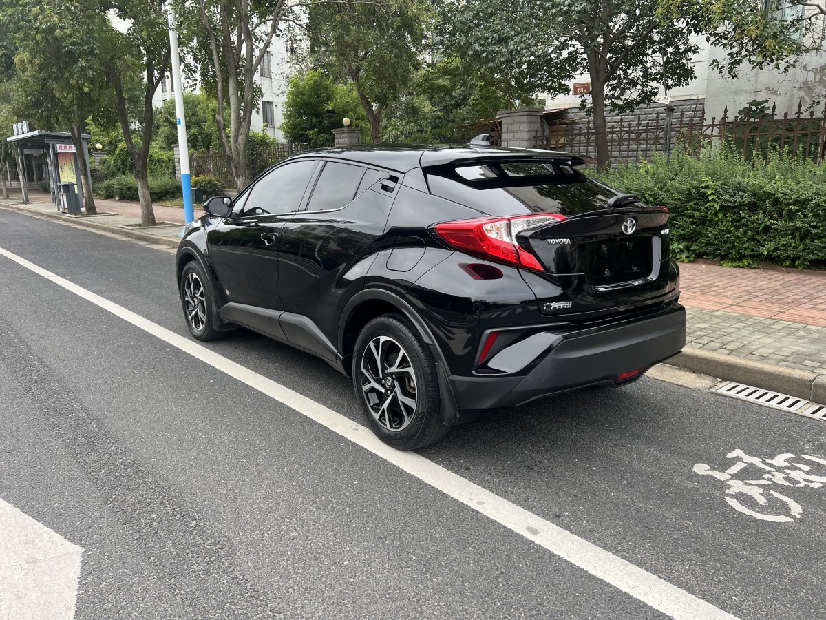 豐田 C-HR  2020款 2.0L 舒適版圖片