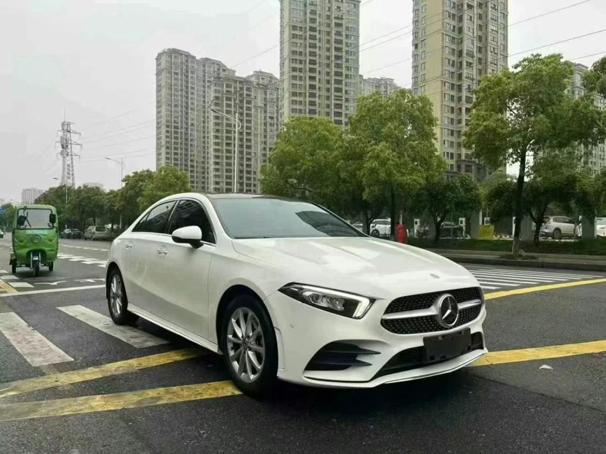 奔馳 奔馳A級(jí)  2019款  改款 A 180 L圖片