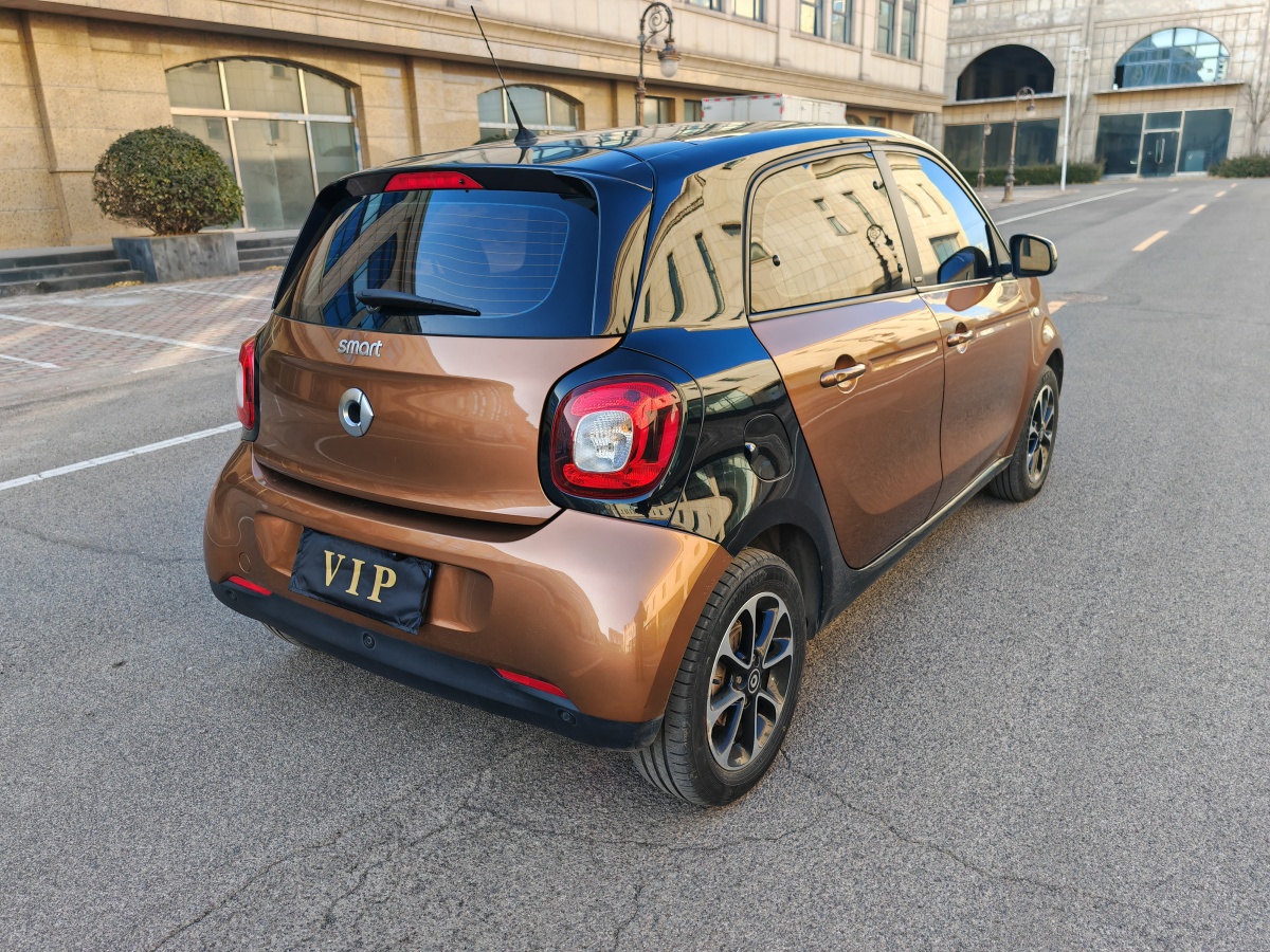 smart forfour  2016款 1.0L 52千瓦激情版圖片