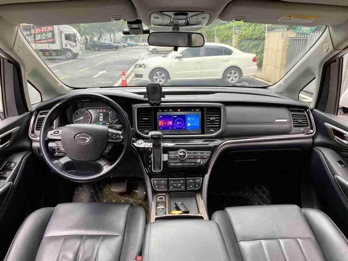 廣汽傳祺 M8  2020款 領(lǐng)航款 390T 尊享版圖片