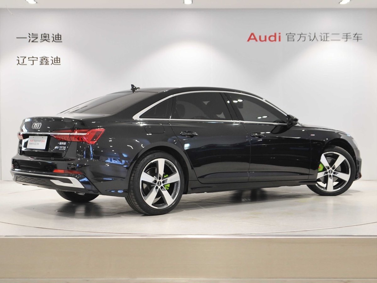 奧迪 奧迪A6L  2023款 改款 45 TFSI quattro 臻選動(dòng)感型圖片