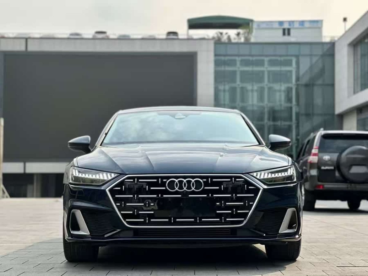 奧迪 奧迪A7L  2022款 45 TFSI S-line 筑夢未來版圖片