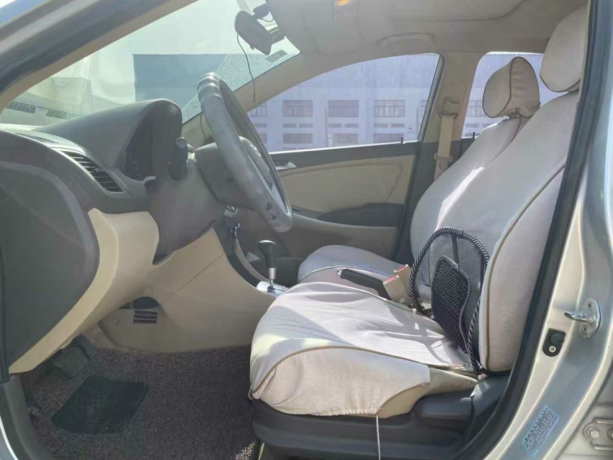 現(xiàn)代 瑞納  2013款 三廂 1.4L 自動標準型GL圖片