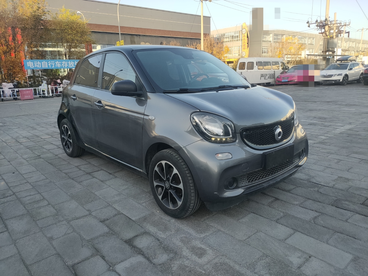 smart forfour  2016款 1.0L 52千瓦激情版圖片