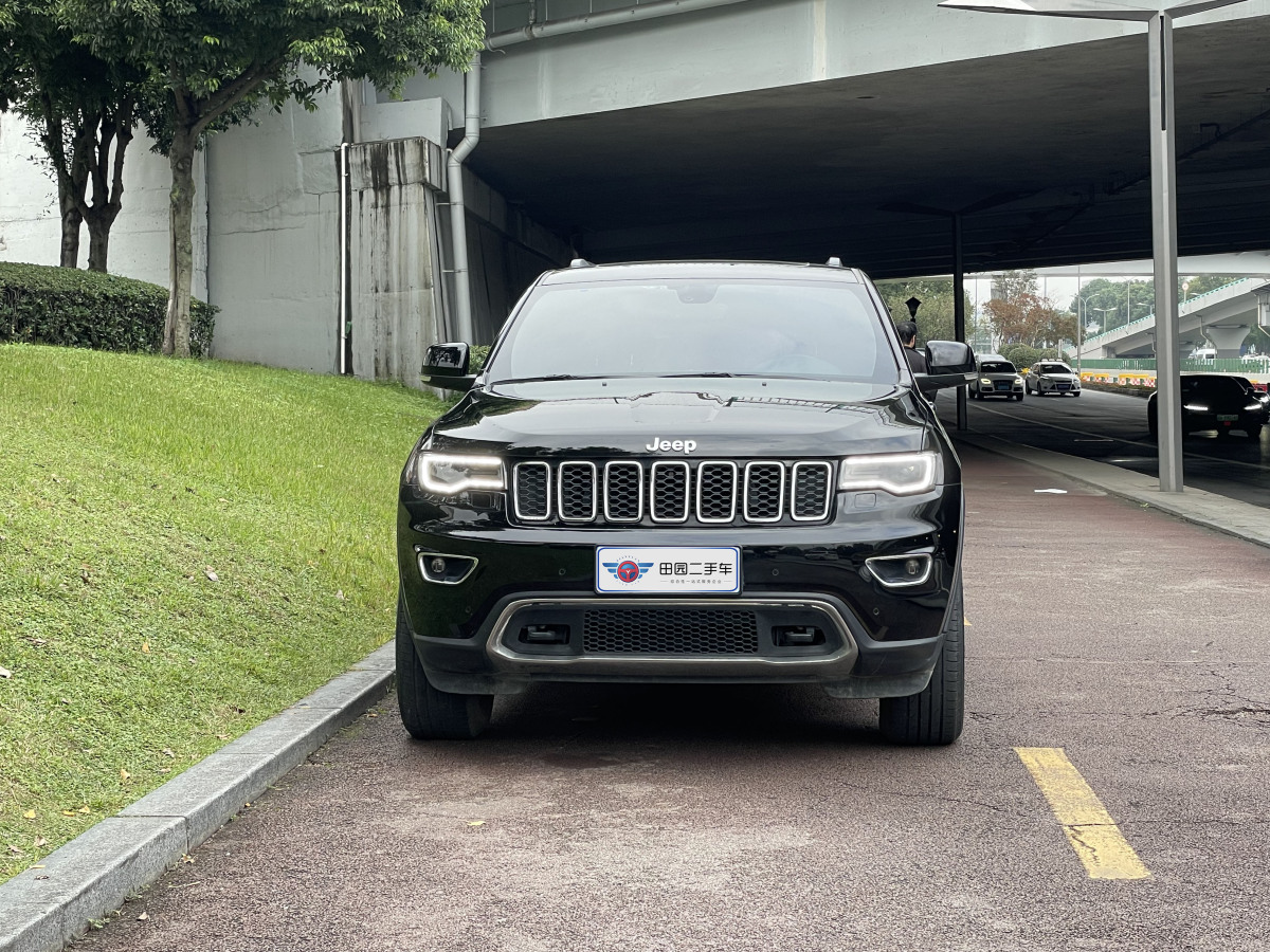 Jeep 大切諾基  2020款 3.0L 專業(yè)導(dǎo)航版圖片