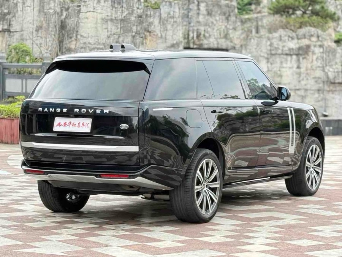 路虎 攬勝  2023款 3.0 L6 400PS 創(chuàng)世加長版圖片