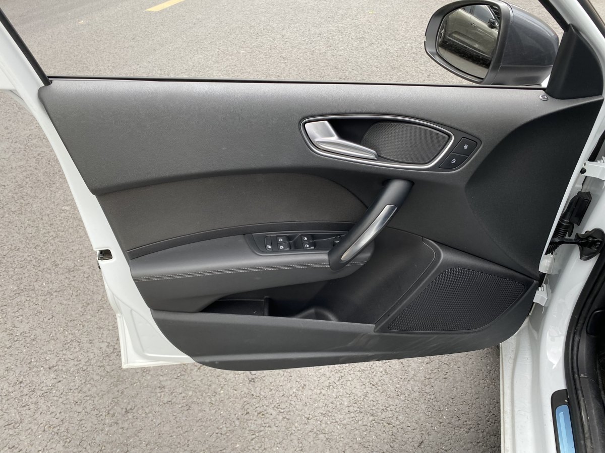 2014年4月奥迪 奥迪A1  2014款 30 TFSI Sportback舒适型