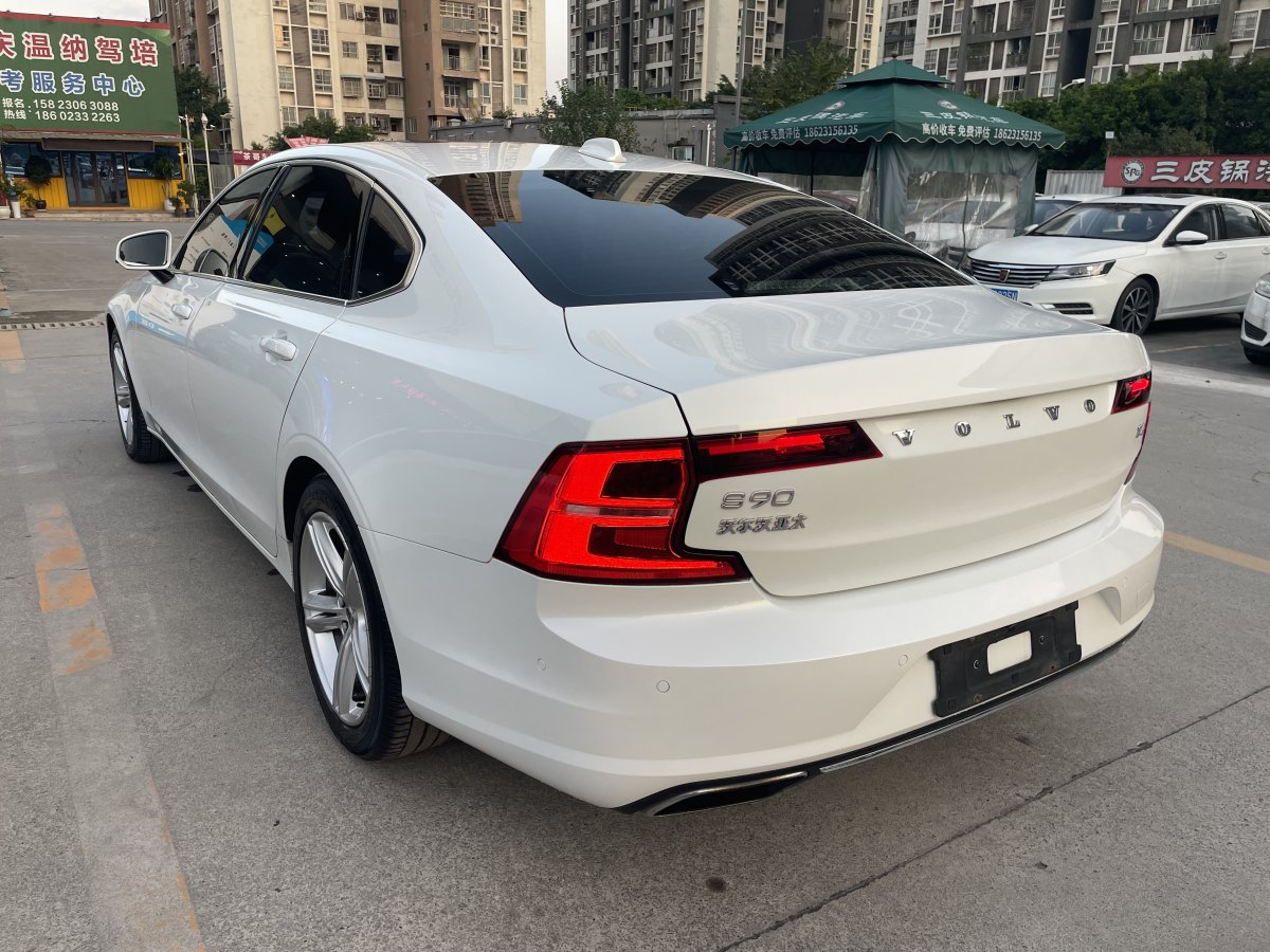 沃爾沃 S90  2018款 T4 智遠(yuǎn)版圖片