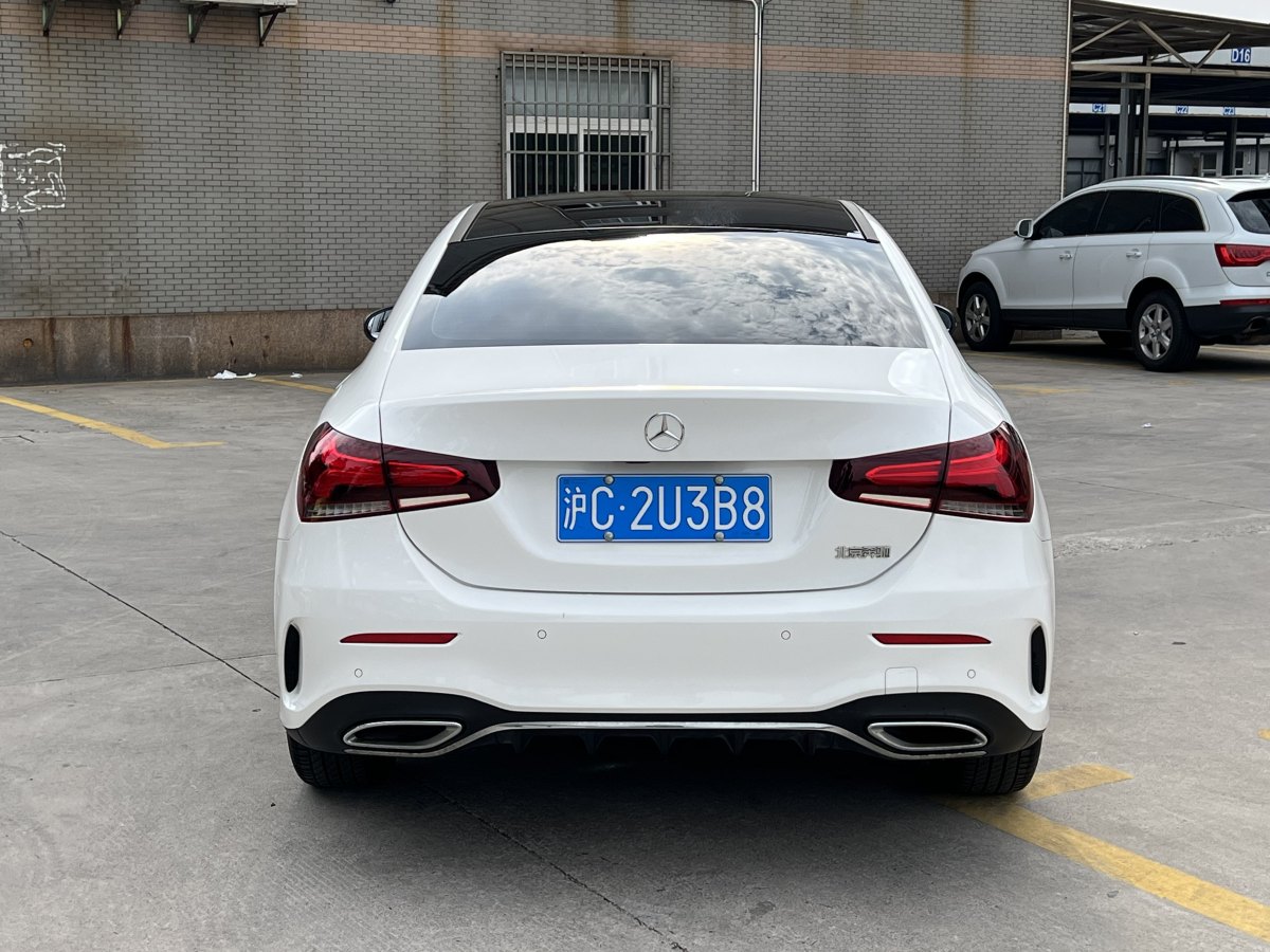 奔馳 奔馳A級(jí)  2022款 改款 A 200 L 運(yùn)動(dòng)轎車(chē)時(shí)尚型圖片