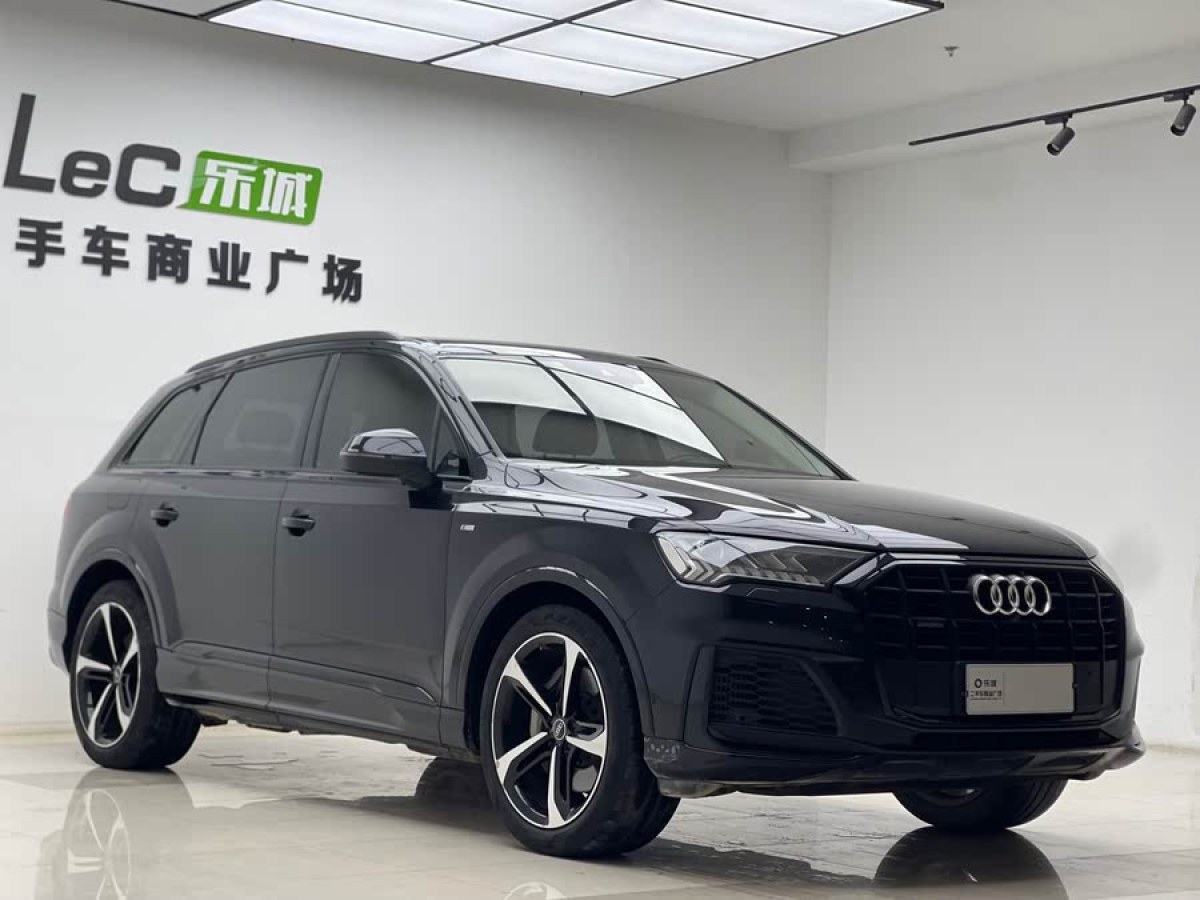 奧迪 奧迪Q7  2023款 55 TFSI quattro S line運(yùn)動(dòng)型圖片