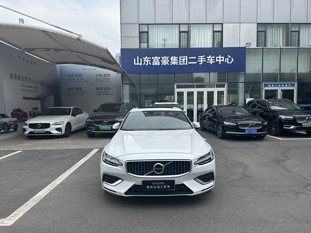 沃尔沃 S60L  2022款 B4 智逸豪华版图片