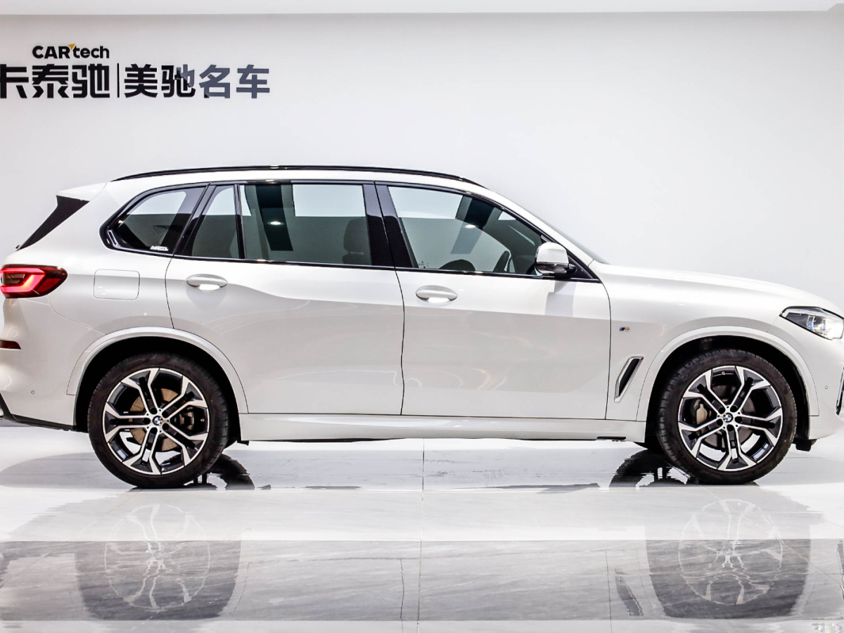 宝马X5 2022款 xDrive 30Li 尊享型M运动套装图片