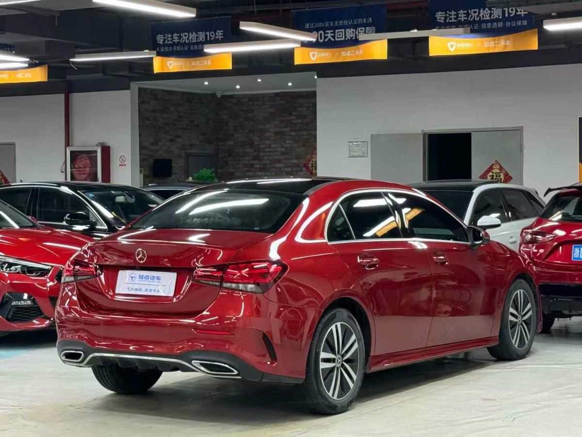 奔馳 奔馳A級  2019款  A 220 L 4MATIC 運動轎車圖片